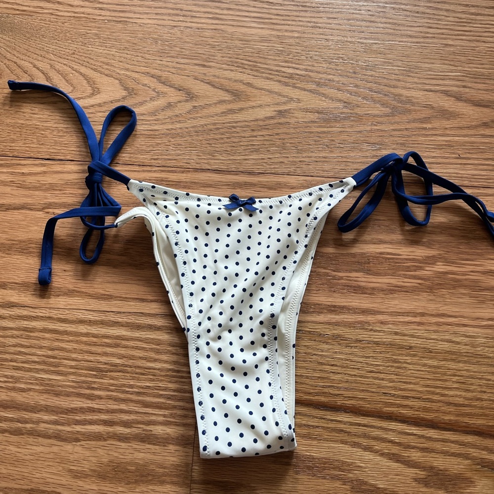Frankie’s bikinis bottom